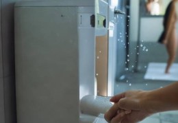 樱邦热水器400售后服务电话传授$老式液化热水器出水温度过高，怎么办？