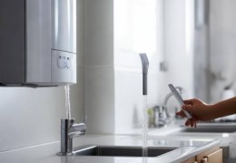 莱克斯顿壁挂炉故障抢修热线解析—壁挂炉使用教程：轻松学会开机放水