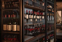 蓝琪儿红酒柜维修全国中心电话普及=酒柜红酒专用架子推荐：打造优雅品酒空间